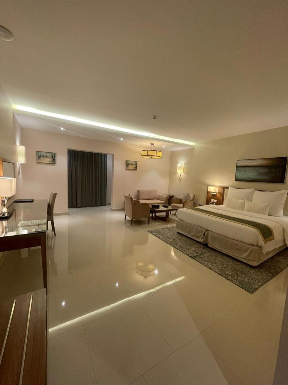 Best Western Plus Buraidah Exterior foto